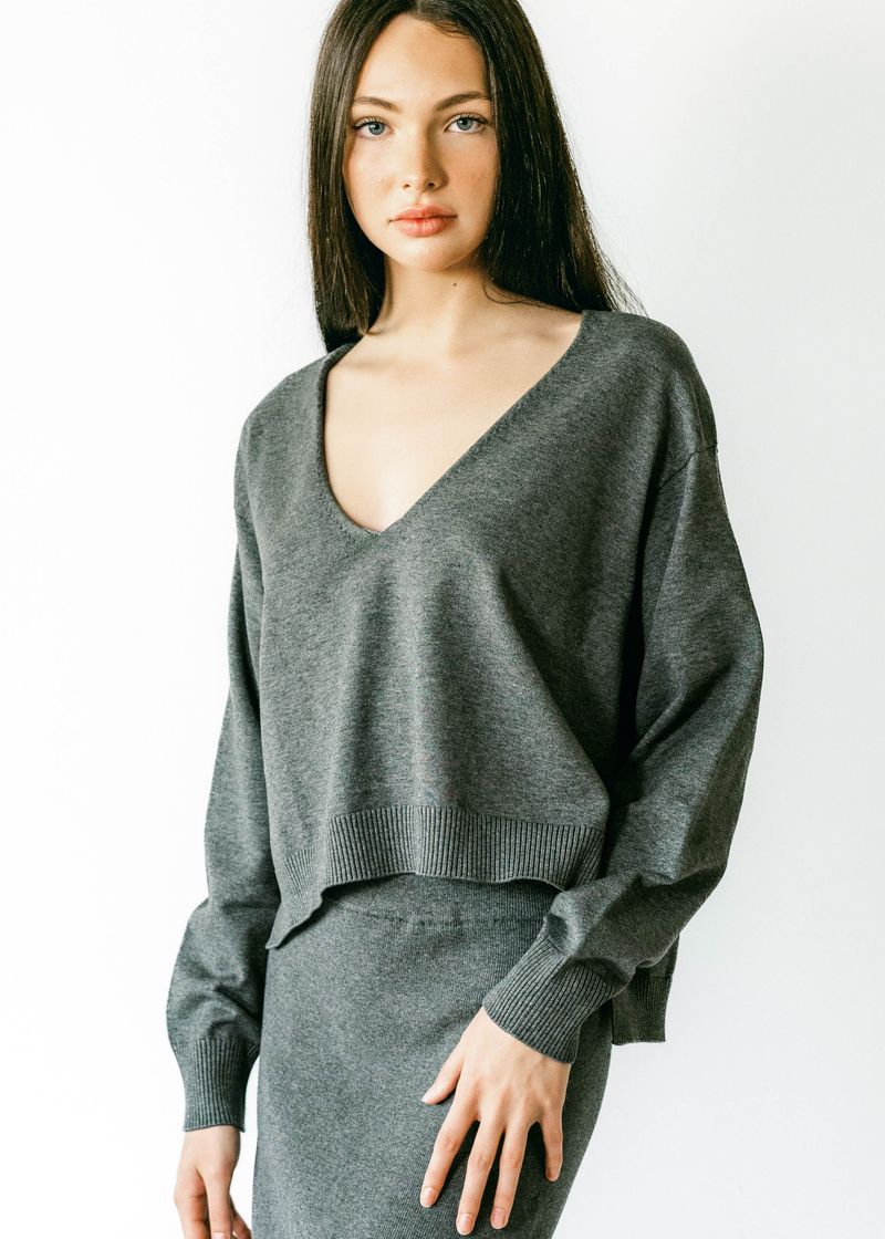 CARMEN | Boxy Cropped V-Neck Sweater