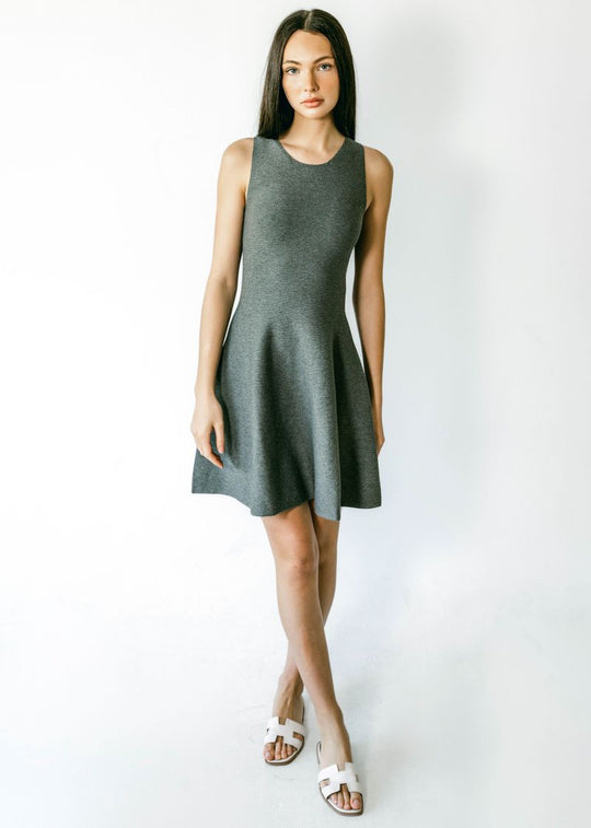 ANNA | Sleeveless Flared Knit Dress