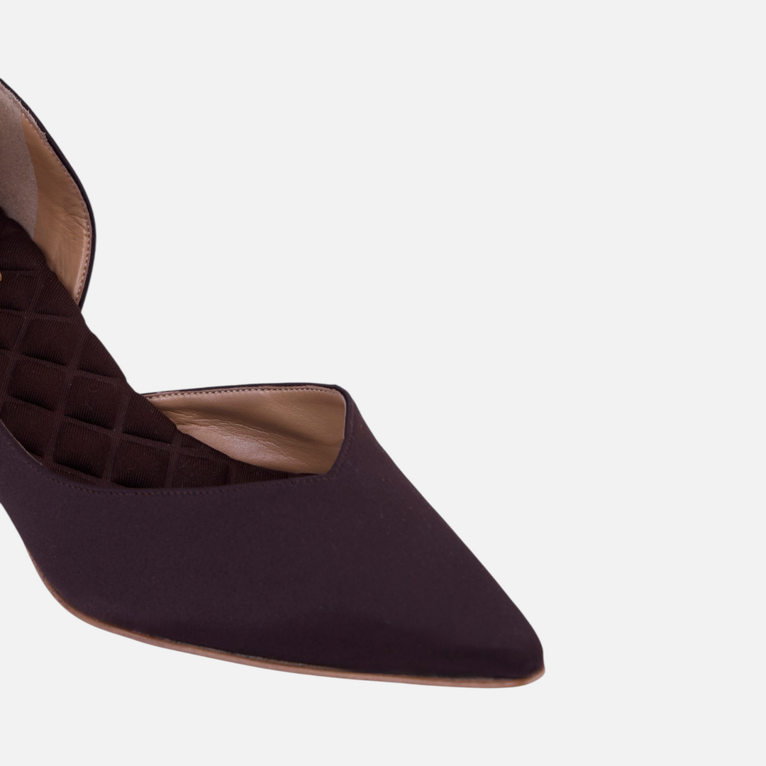 AERA ARIANA brown satin kitten heel pump, close-up of the toe and quilted insole.