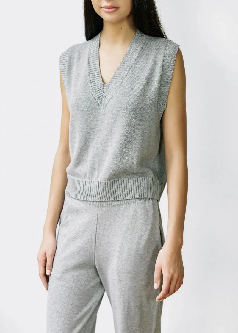 GIA | Egyptian Cotton V-Neck Sweater Vest