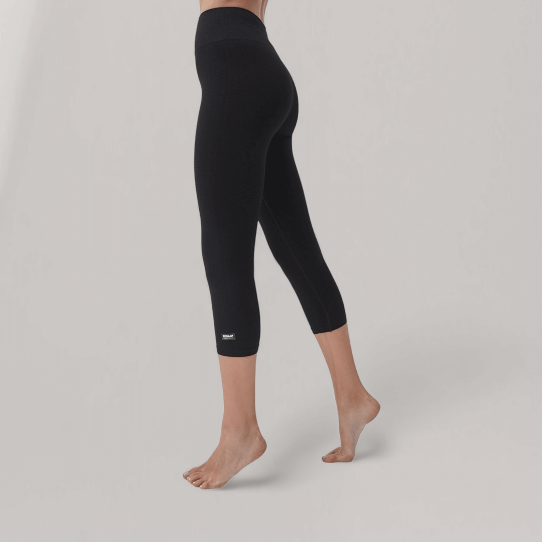 Semi-Seamless Yoga Capri Leggings - Black, Women's