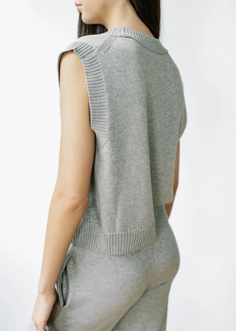 GIA | Egyptian Cotton V-Neck Sweater Vest