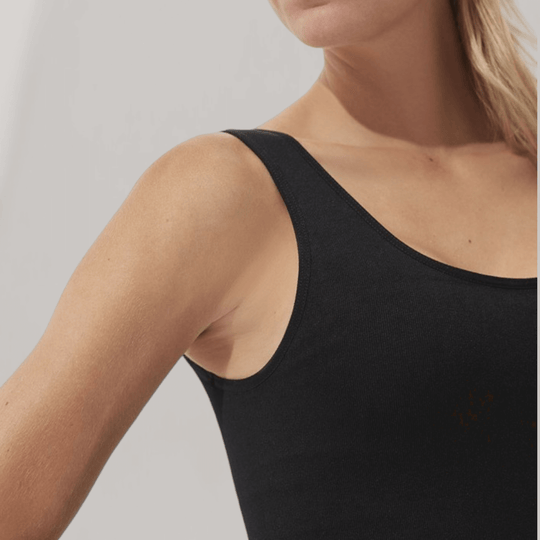 Seamless Yoga Tank Top - Black | Women's | Women's Clothing | Ecoalf | ALLTRUEIST