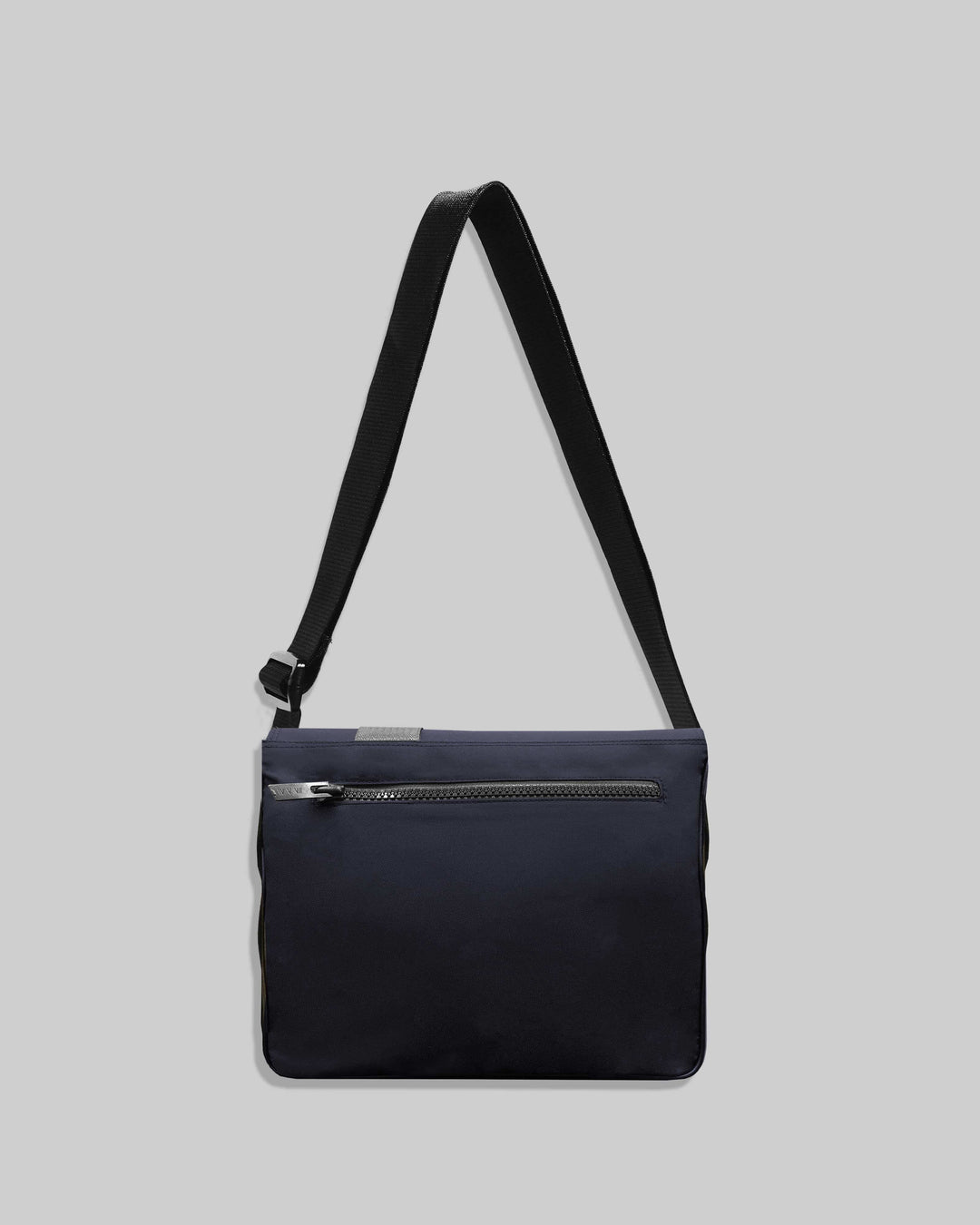 HAWKEN Messenger Bag in Econyl® | Handbags | 457 ANEW | ALLTRUEIST